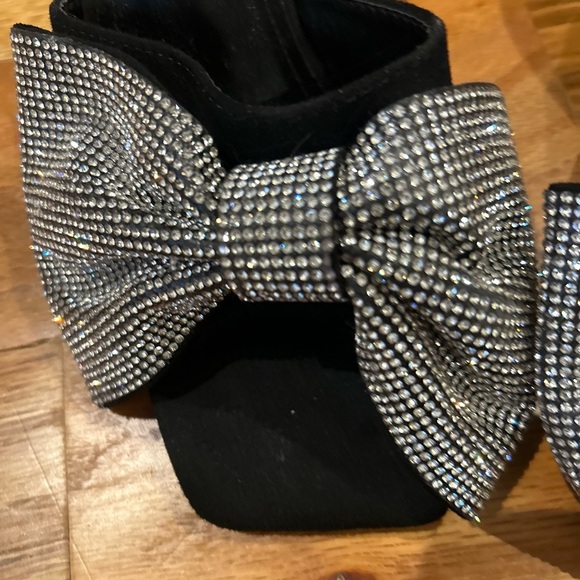 Cape Robbin Black and Silver Glitter Bow Mules - Picture 3 of 5
